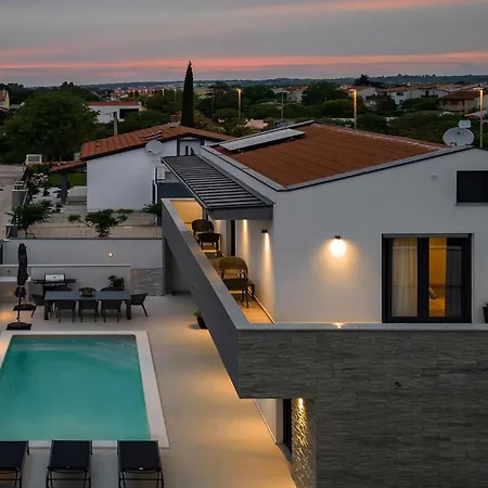 Holiday home Adria Valbandon